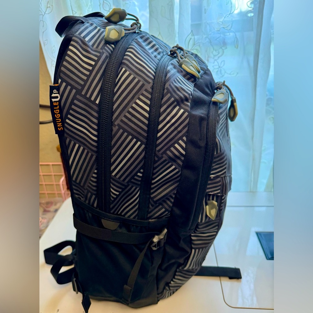 AUTHENTIC JACK WOLFSKIN DAYTON SNUGGLE UP BACKPACK